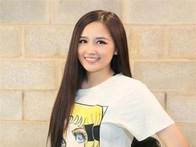 Hoa hậu Mai Phương Thúy nổi bật với phong cách mặc hàng hiệu đặc biệt