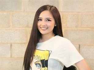 Hoa hậu Mai Phương Thúy nổi bật với phong cách mặc hàng hiệu đặc biệt