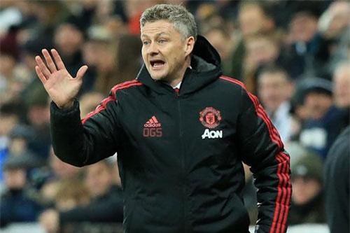 HLV Solskjaer tuyên bố M.U chẳng ngán Barca