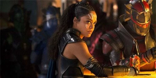 Chiến binh Valkyrie của Tessa Thompson đã khiến người hâm mộ thực sự phấn khích sau màn ra mắt của cô trong Thor: Ragnarok