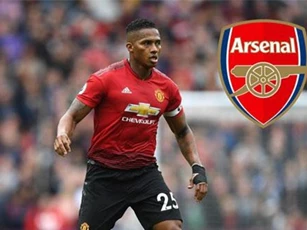 Arsenal gây sốc với ý định tậu thủ quân M.U