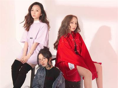 Ngắm nhan sắc 3 cô gái trong nhóm nhạc nhỏ tuổi nhất Việt Nam