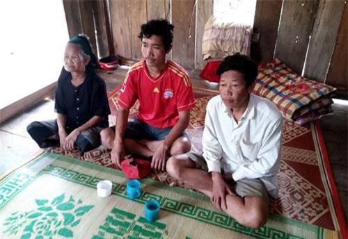 Quảng Bình: Hãi hùng xe chở gỗ lậu không đèn gây tai nạn chết người