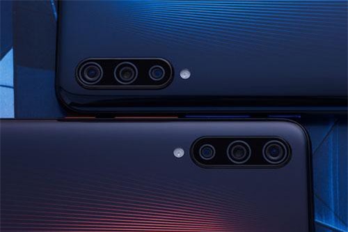 Smartphone 3 camera sau, chip S855, RAM 12 GB, pin 4.000 mAh sạc đầy 45 phút, giá rẻ bất ngờ