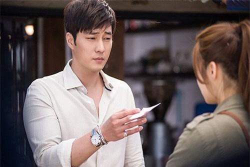 Sau ly hôn, chồng cũ không chu cấp cho con đồng nào, vợ cũ làm động thái này khiến anh ta phải đi chuyển tiền gấp