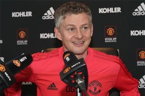 Điều gì khiến M.U chưa ‘kết hôn’ với Solskjaer?