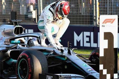 Đua xe F1: Lewis Hamilton giành pole tại GP Australia