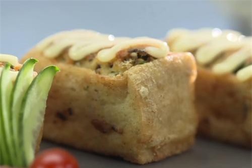Clip: Làm đậu hũ nhồi tôm chiên tại nhà với đẳng cấp nhà hàng