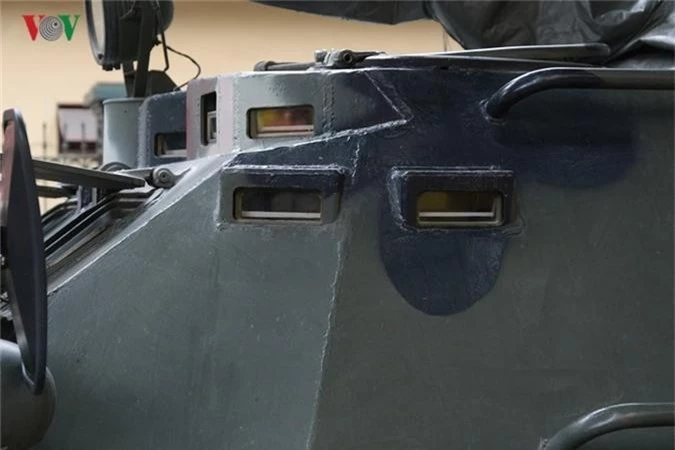 Can canh xe thiet giap BTR-60PB trong bien che quan doi Viet Nam-Hinh-13