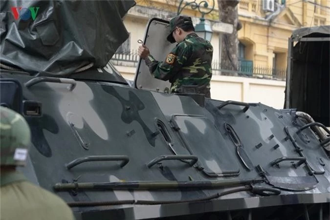Can canh xe thiet giap BTR-60PB trong bien che quan doi Viet Nam-Hinh-9