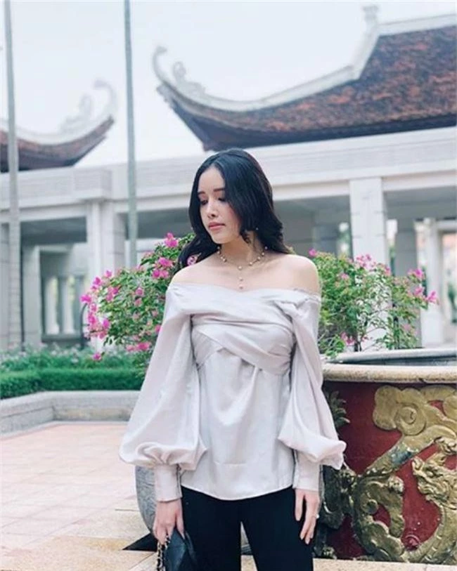 gia dinh my nhan cua mai phuong thuy: em gai sexy, sanh do hieu khong thua chi hinh anh 9