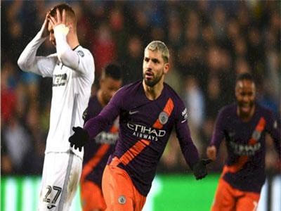 Pep rối rít xin lỗi vì đi tiếp nhờ bàn thắng việt vị