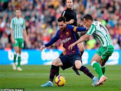 Barcelona phục hận Betis và tiếp tục giấc mơ 'cú ăn ba'?