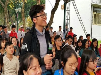 Ngày hội tuyển sinh 2019: Thí sinh dồn dập hỏi về ngành kinh tế và du lịch