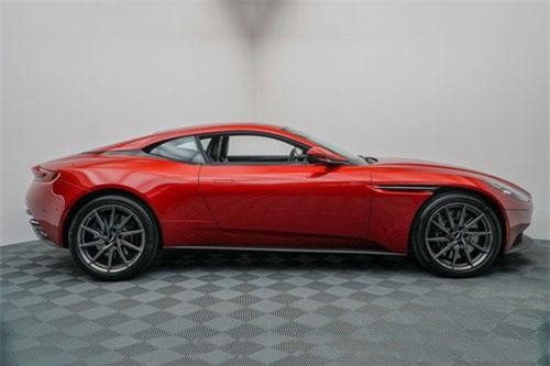Ngắm siêu xe Aston Martin DB11 giá 15,686 tỷ đồng ở Việt Nam