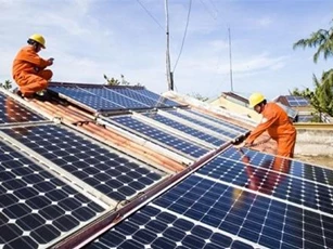 Quảng Ngãi: Khuyến khích doanh nghiệp phát triển điện mặt trời áp mái