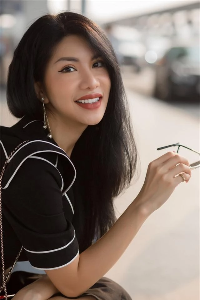 Hoa hậu Quý bà Loan Vương làm khách mời tại LHP Quốc tế Hong Kong 2019 - Ảnh 1.