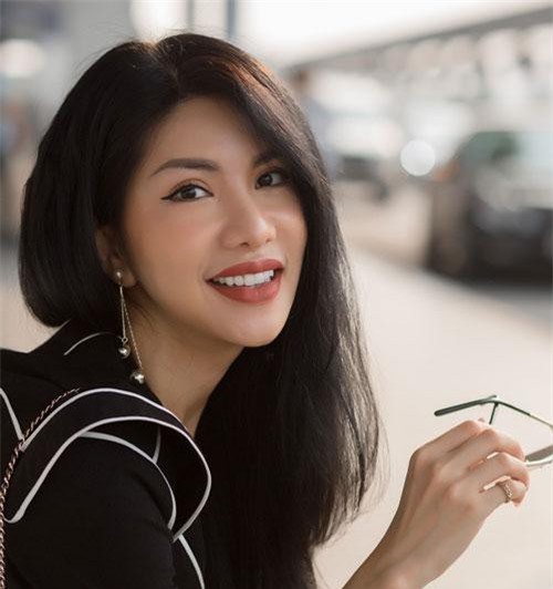 Hoa hậu Quý bà Loan Vương làm khách mời tại LHP Quốc tế Hong Kong 2019