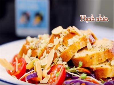 CLIP: Cách làm món salad gà nướng thơm ngon ngây ngất