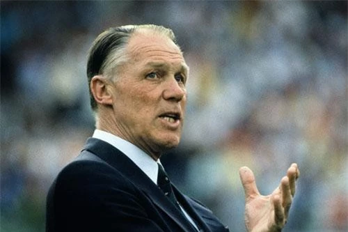 1. Rinus Michels (JOS, DWS, Ajax, Barcelona, ĐT Hà Lan, Los Angeles Aztecs, Cologne, Bayer Leverkusen).