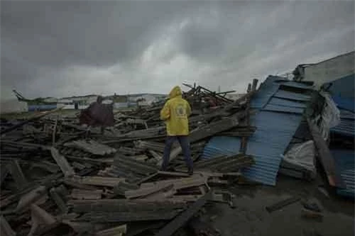 Lốc xoáy gây trong cơn bão Idai tàn phá tại Mozambique. (Ảnh: AP)