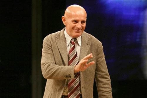 3. Arrigo Sacchi (Parma, AC Milan, ĐT Italia, Atletico Madrid).