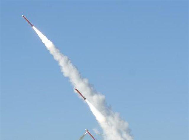 Tên lửa Hàn Quốc bất ngờ tự phóng và phát nổ trên không