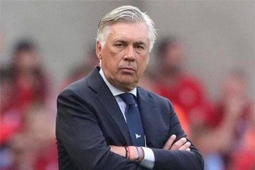 8. Carlo Ancelotti (Reggiana, Parma, Juventus, AC Milan, Chelsea, PSG, Real Madrid, Bayern Munich, Napoli).