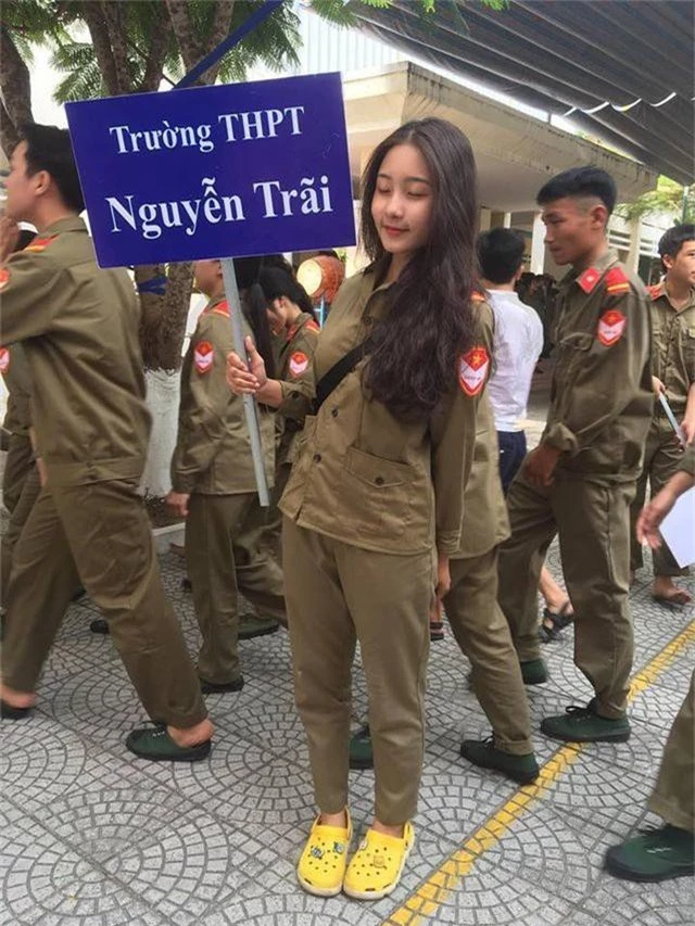 Nữ sinh Đà Nẵng bất ngờ nổi tiếng với bức ảnh tham gia hội thao - 1