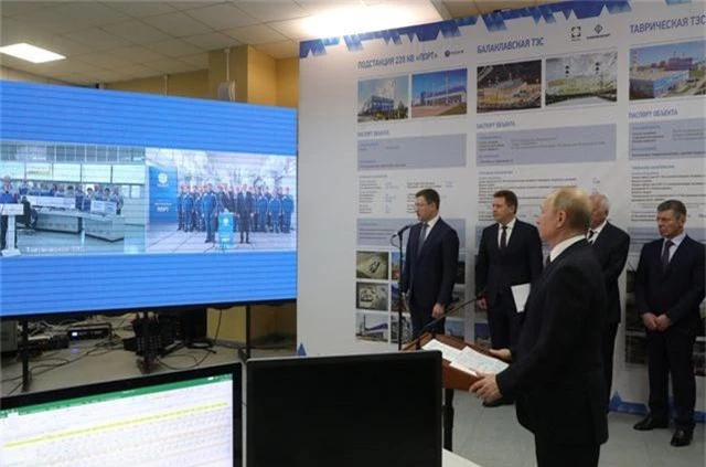 Ông Putin khai trương 2 nhà máy điện mới tại Crimea sau khi Ukraine cắt điện - 1