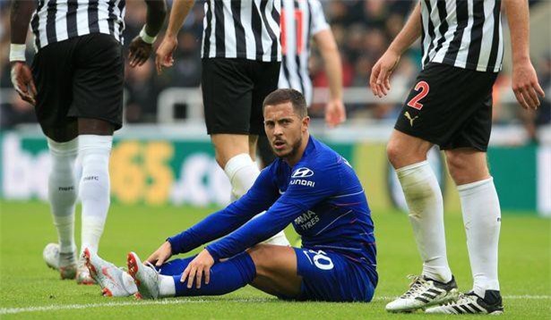 Hazard đã bị các đội ngăn chặn thế nào ở Chelsea thông qua chỉ số phạm lỗi đáng kinh ngạc?