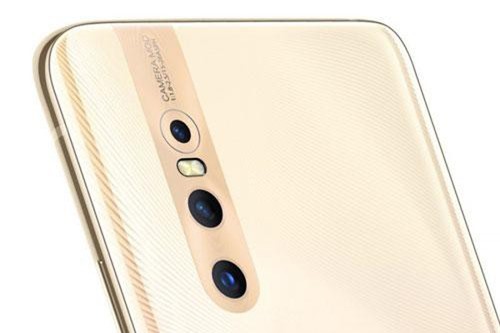 Smartphone 3 camera sau, cấu hình ‘khủng’, giá hơn 12 triệu