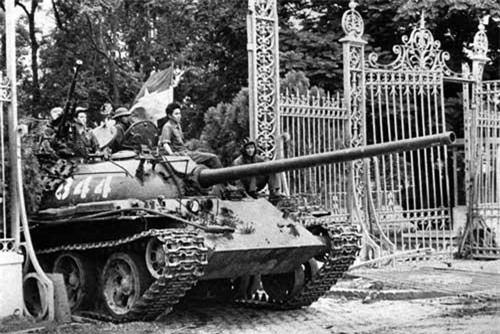 Xe tăng T-55 biểu tượng chiến tranh lạnh giờ có giá bao nhiêu?