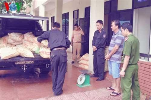 Tạm giữ 11 đối tượng vận chuyển 600kg ma túy đá