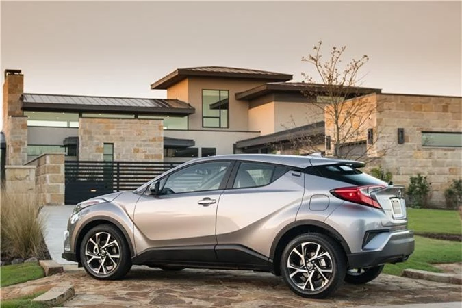 toyota-chr-639eb762-2019-toyota-c-hr-8.jpg