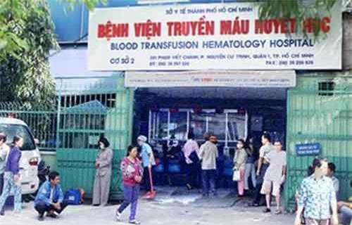 Bác sĩ “vòi” tiền bệnh nhân ung thư máu bị buộc thôi việc