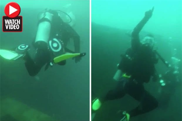 CLIP: Khám phá xác tàu dưới biển sâu, hoảng hồn với điều nhìn thấy