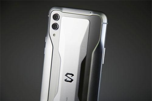 Smartphone chip S855, RAM 12 GB, camera 48 MP, giá ‘mềm’