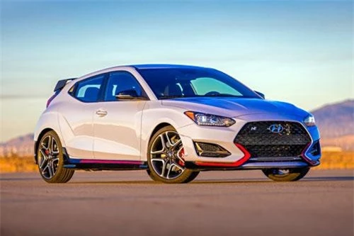 1. Hyundai Veloster N 2019 (giá khởi điểm: 29.000 USD).