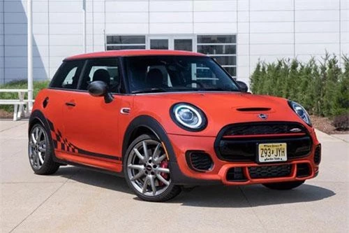 10. MINI Hardtop 2019 phiên bản 2 cửa (giá khởi điểm: 22.750 USD).