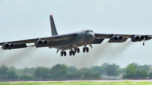 Mỹ điều 6 máy bay ném bom B-52 đến châu Âu "nắn gân" Nga