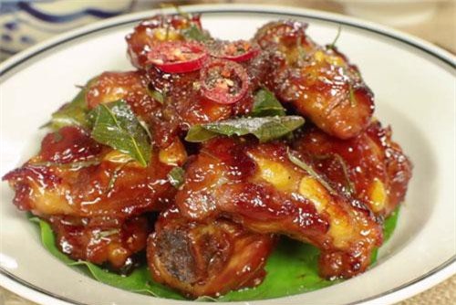 Clip: Cách làm sườn non rim lá chanh đủ vị mặn ngọt mê ly