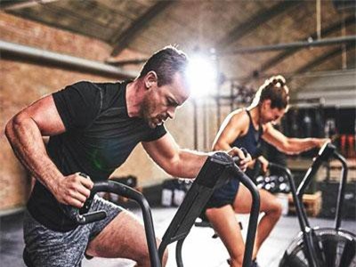 Nguy cơ gãy xương nếu tập thể dục cường độ cao và kéo dài