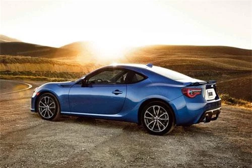 8. Subaru BRZ 2019 (giá khởi điểm: 26.680 USD).