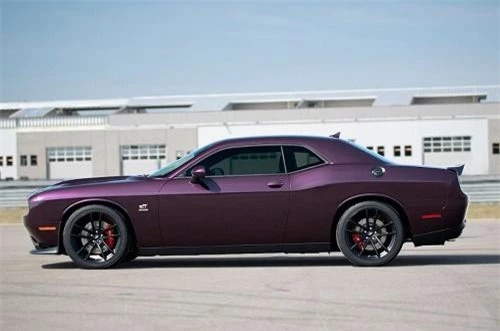 9. Dodge Challenger 2019 (giá khởi điểm: 28.990 USD).