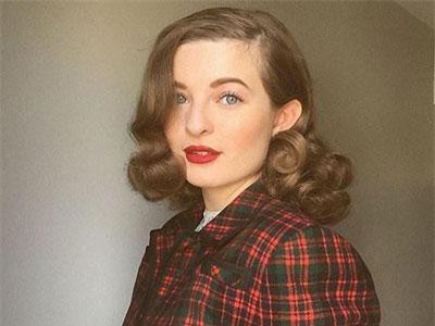 Kỳ lạ thiếu nữ tự quay lùi thời gian, sống như trong thập niên 1940