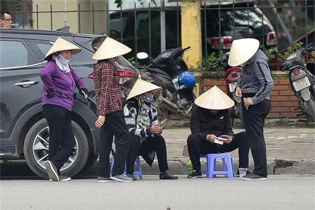 Vé chợ đen xem U23 Việt Nam ế ẩm, phe vé “méo mặt” - 2