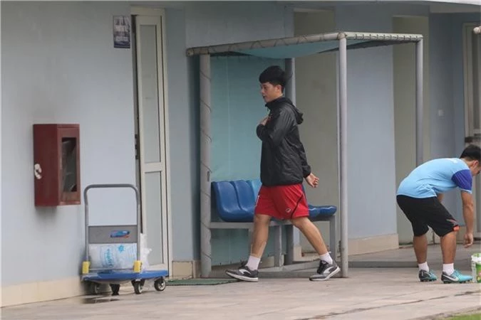 Chùm ảnh: Thầy Park cáu tiết khi xuất hiện vật thể lạ trong buổi tập của U23 Việt Nam