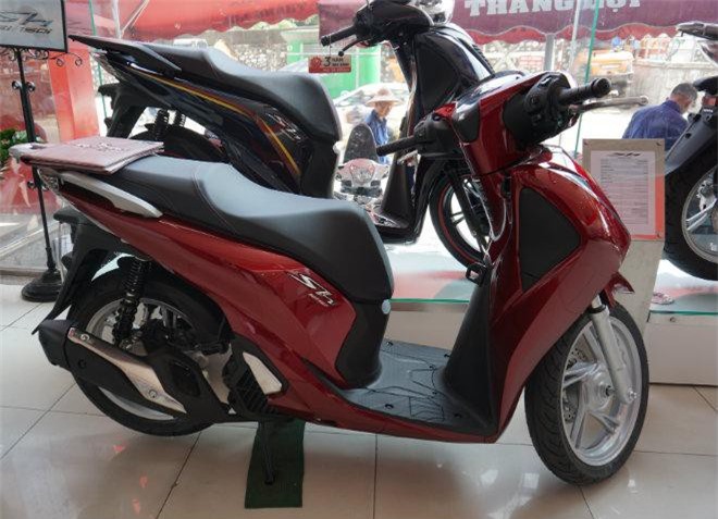 Bảng giá xe ga Honda SH mới nhất: Chênh cao ngất ngưởng
