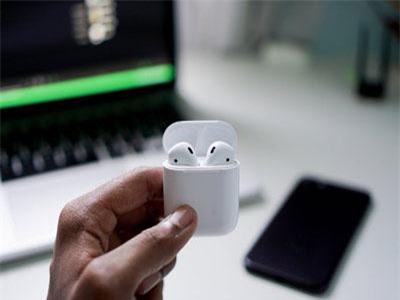Apple chính thức ra mắt AirPods thế hệ thứ 2, giá khởi điểm khoảng 3,6 triệu đồng